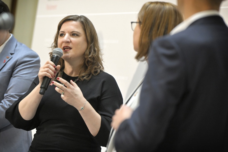 Diskussionsrunde: Sandra Konstatzky