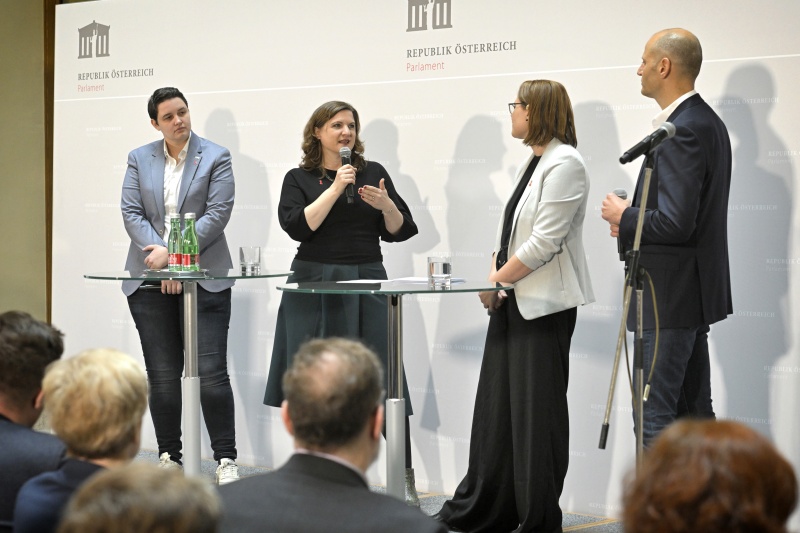 Diskussionsrunde, von links: Ann-Sophie Otte, Sandra Konstatzky, Andrea Brunner, Alexander Zoufaly