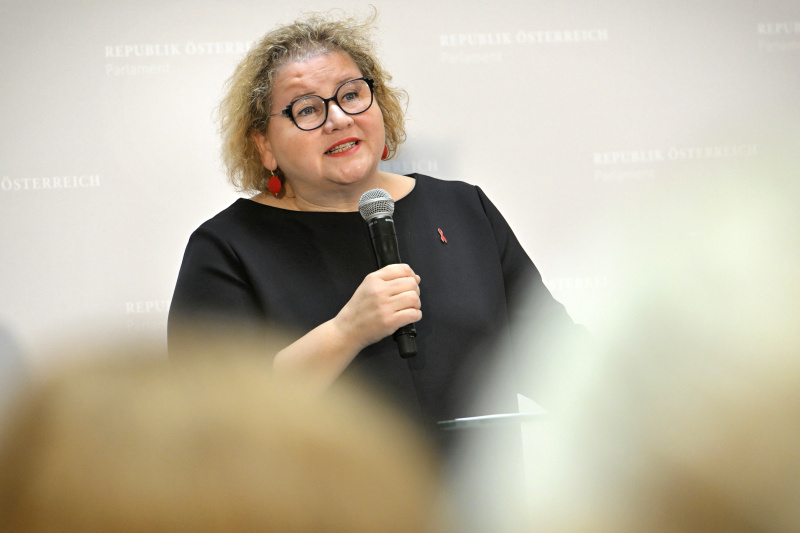 Begrüßung: Bundesratspräsidentin Korinna Schumann (SPÖ)