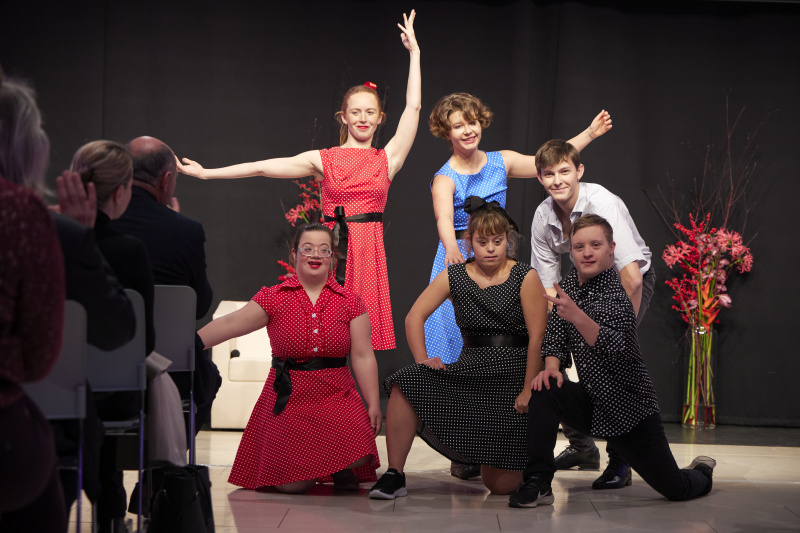 Tänzerische Darbietung von Ich bin O.K.