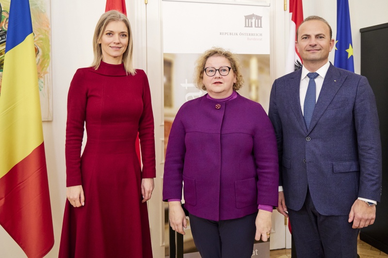 Von links: Interimistischen Präsidentin des rumänischen Senats Alina-Stefania Gorghiu, Bundesratspräsidentin Korinna Schumann (SPÖ), Senator George Scarlat