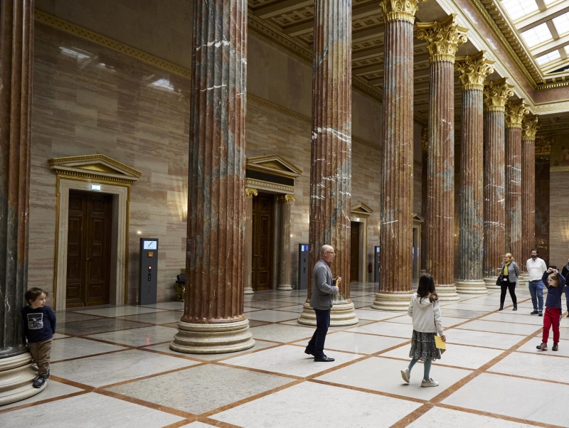Führung durch das Parlament