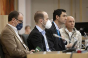 Von Links: Gesundheitsminister Johannes Rauch (GRÜNE), Mitarbeiter, Experte Karl Stöger, Bevollmächtigter "NEIN zur Impfpflicht"Robert Marschall