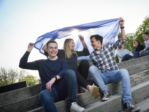 Fotos mit Jugendlichen zur EU-Wahl