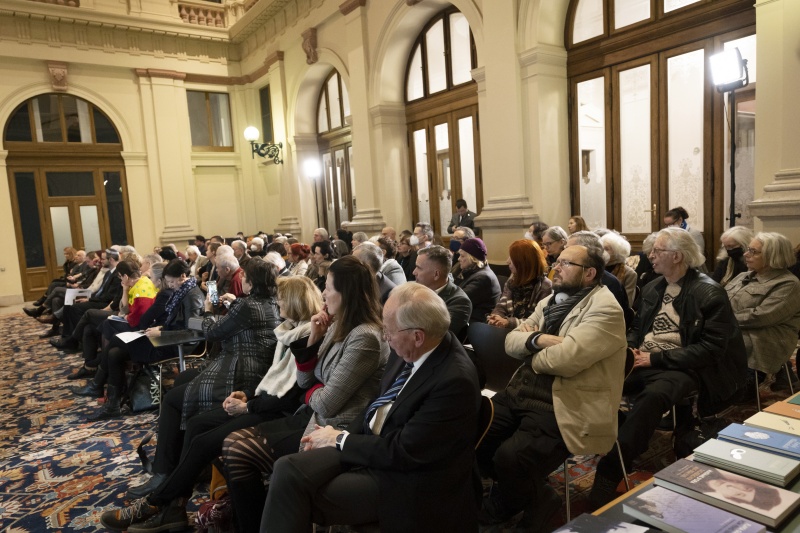 Blick Richtung Veranstaltungsteilnehmer:innen