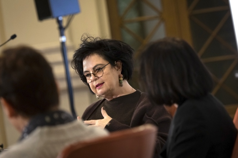 Podiumsdiskussion. Anna Wexberg-Kubesch, Autorin von "Vergiß nie, dass du ein jüdisches Kind bist" am Wort