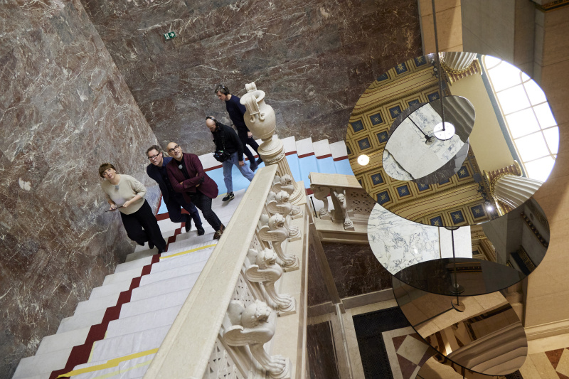 Kunst von Eva Schlegl, von  links: Tatjana Lukáš Moderation,  Hans-Peter Wipplinger Kurator, Giuseppe Rizzo Parlamentsdirektion