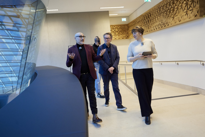 Kunst von Peter Sandbichler. Von links: Giuseppe Rizzo Parlamentsdirektion, Hans-Peter Wipplinger Kurator, Tatjana Lukáš Moderation