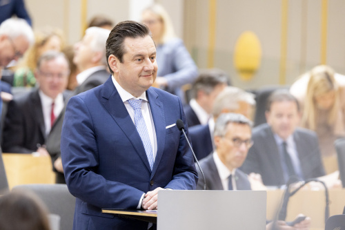 Am Rednerpult: Nationalratsabgeordneter Kurt Egger (ÖVP)