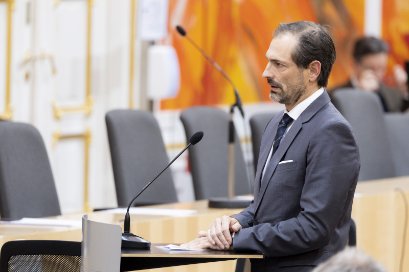 Am Rednerpult Nationalratsabgeordneter Christian Ragger (FPÖ)