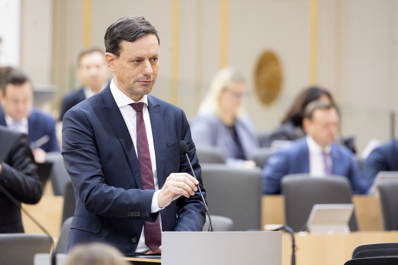 Am Rednerpult  Nationalratsabgeordneter Ernst Gödl (ÖVP)