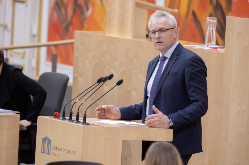 Bundesrat Ferdinand Tiefnig (ÖVP) am Rednerpult