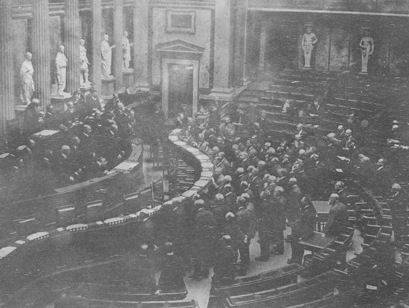 Abgeordnete im Plenarsaal, Vorsitz Präsident Gustav Groß.