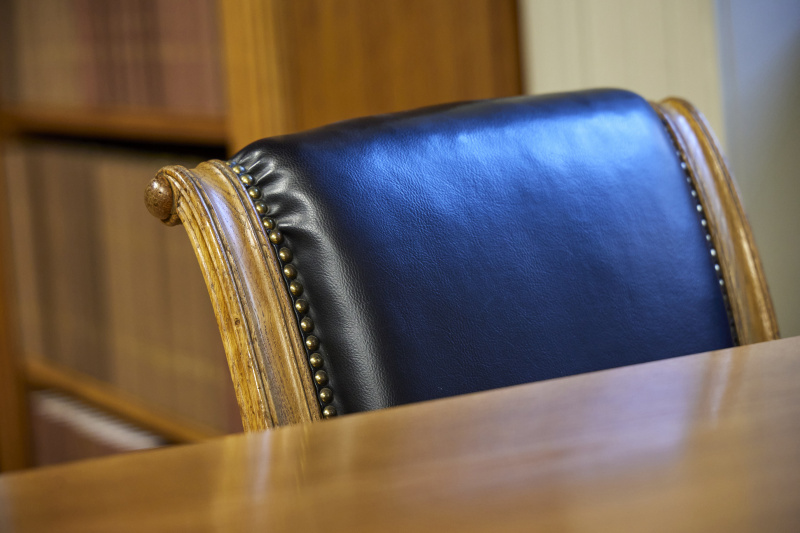 Hansen-Sessel im Lesesaal der Bibliothek