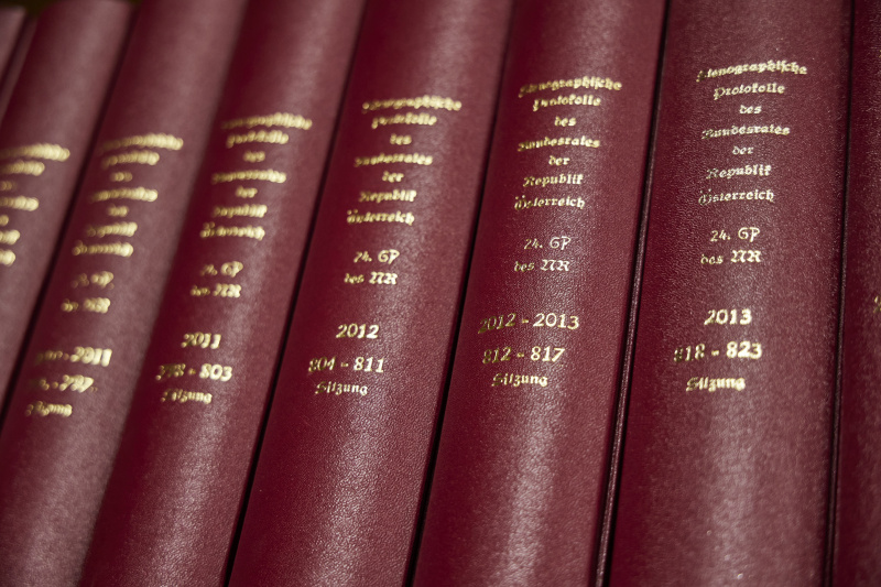 Stenographische Protolle - rote Buchrücken