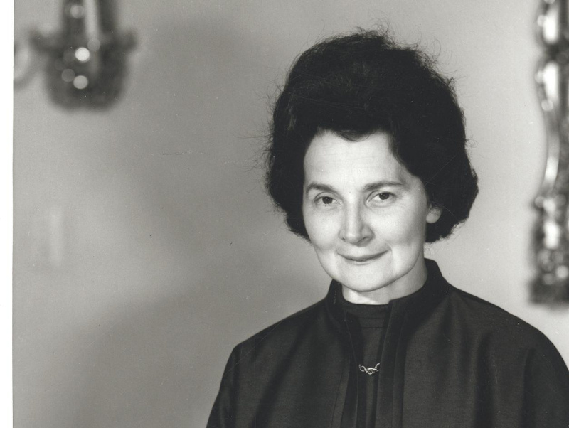Portrait von Sozialministerin Grete Rehor (V)