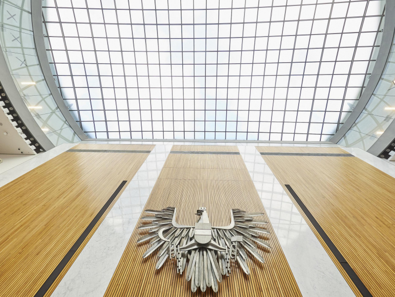 Blick auf die Glaskuppel im NR-Sitzungssaal