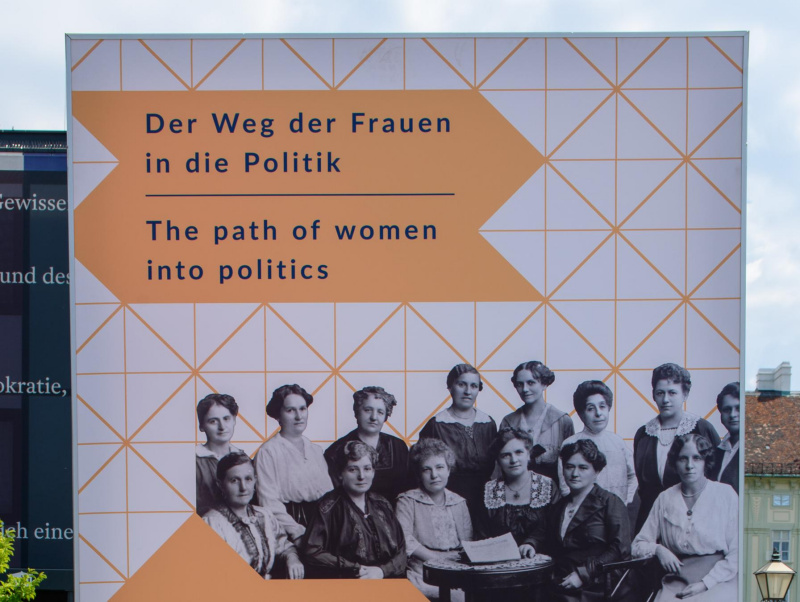 Der Weg der Frauen in die Politik - Stele 11 Rückseite