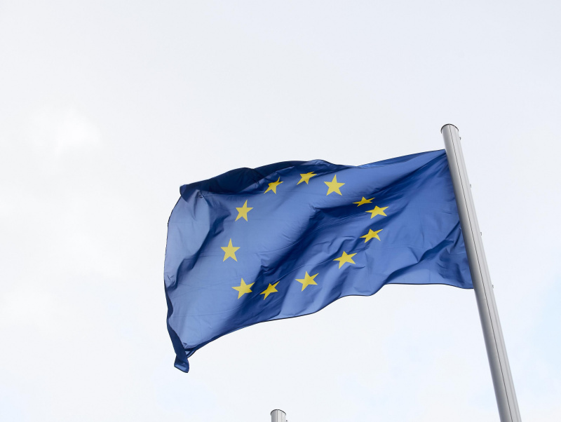 EU-Flagge im Wind
