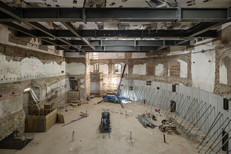 Blick unter den Historischen Sitzungssaal nach Entfernen der Zwischendecken