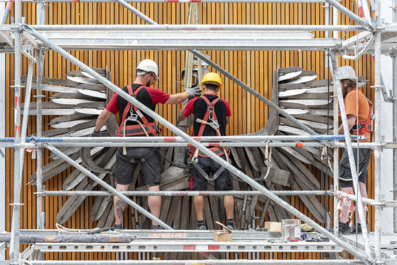 Montage des Adlerkopfteiles