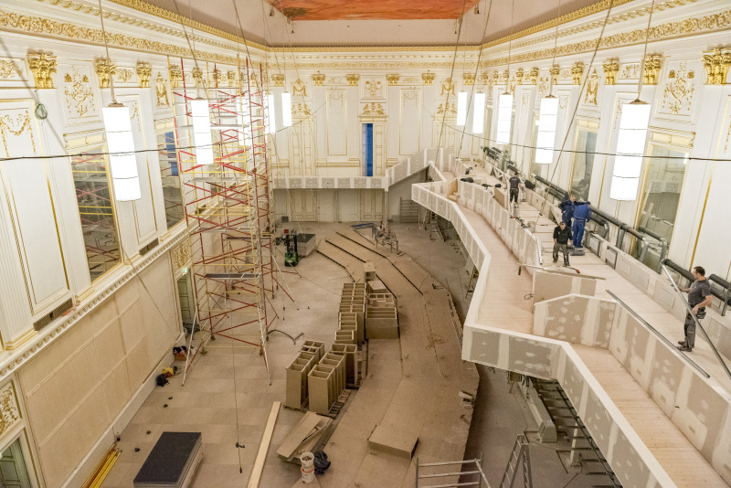 Einbauarbeiten im Redoutensaal