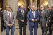 Von linkst: 3. Nationalratspräsident Norbert Hofer (FPÖ), Bundesratspräsident Günter Kovacs (SPÖ), Nationalratspräsident Wolfgang Sobotka (ÖVP), Parlamentsdirektor Harald Dossi
