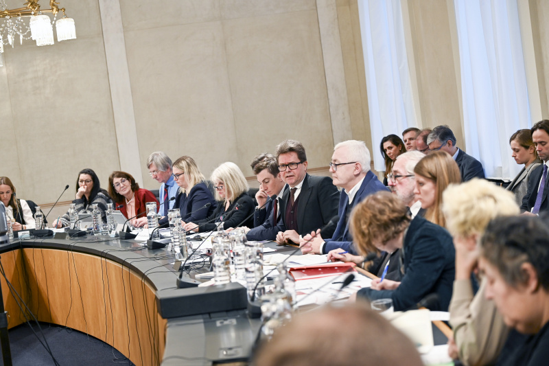 Blick Richtung Ausschussteilnehmer:innen