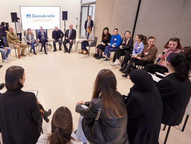 Workshop, Politiker:innen von links: Bundesrat Johannes Hübner (FPÖ), Klubobfrau Beate Meindl-Reisinger (NEOS), Vizepräsident des Bundesrates Harald Himmer (ÖVP), Vorsitzender der Bundesratsfraktion Marco Schreuder (GRÜNE), Bundesrat Stefan Schennach (SPÖ)