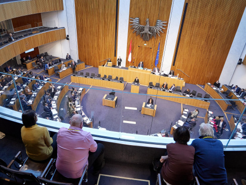 Blick in den Natinalratssaal. Vorsitz durch Nationalratspräsident Wolfgang Sobotka (ÖVP)