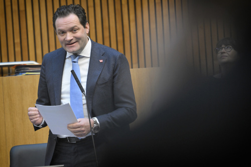 Am Rednerpult: Landwirtschaftsminister Norbert Totschnig (ÖVP)