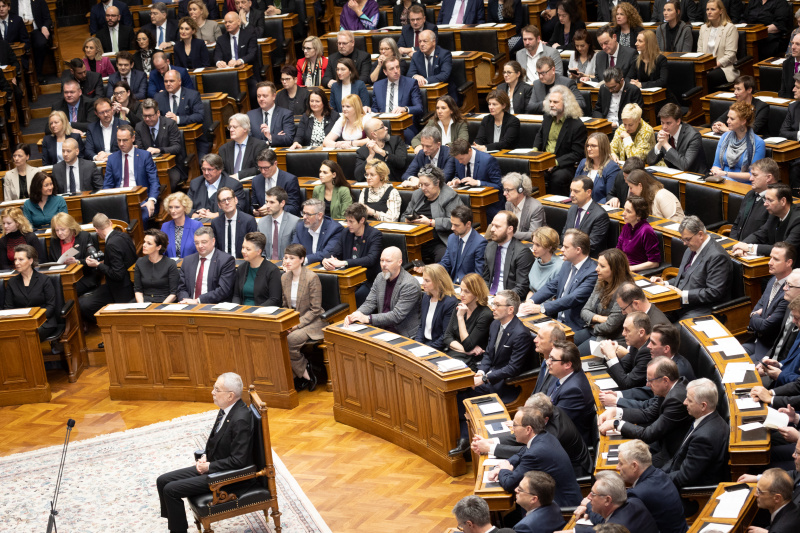 Blick Richtung Veranstaltungsteilnehmer:innen