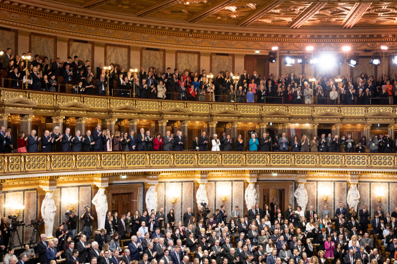 Blick Richtung Veranstaltungsteilnehmer:innen