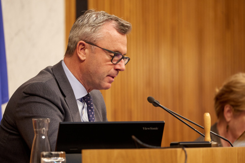 Am Präsidium Dritter Nationalratspräsident Norbert Hofer (FPÖ)