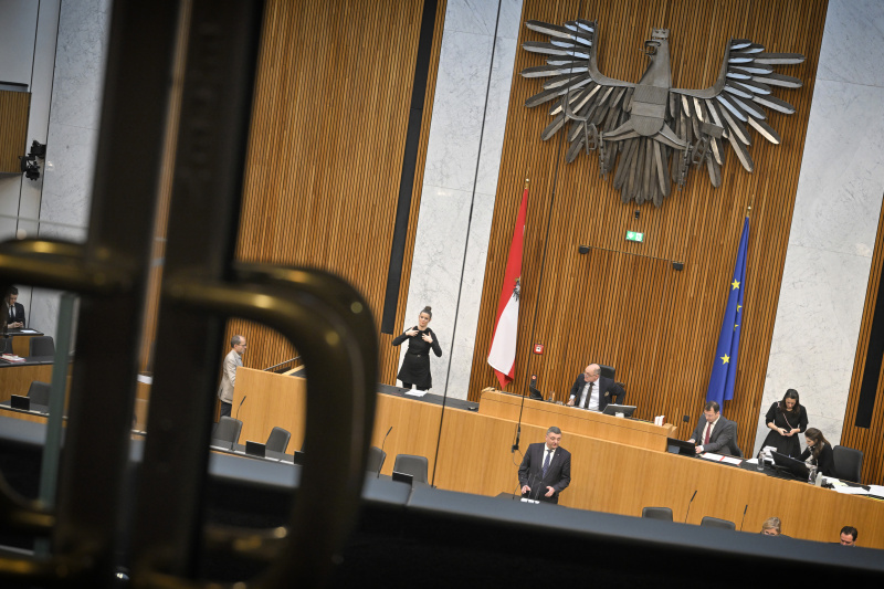 Am Rednerpult: Nationalratsabgeordneter Jörg Leichtfried (SPÖ)