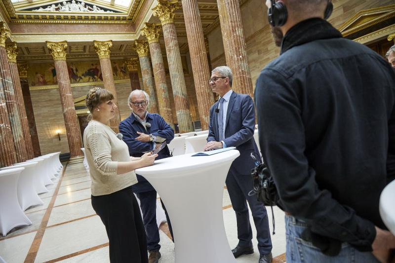 Von links: Tatjana Lukáš Moderation, András Pálffy Architektenbüro Jabornegg & Pálffy, Parlamentsvizedirektor Alexis Wintoniak