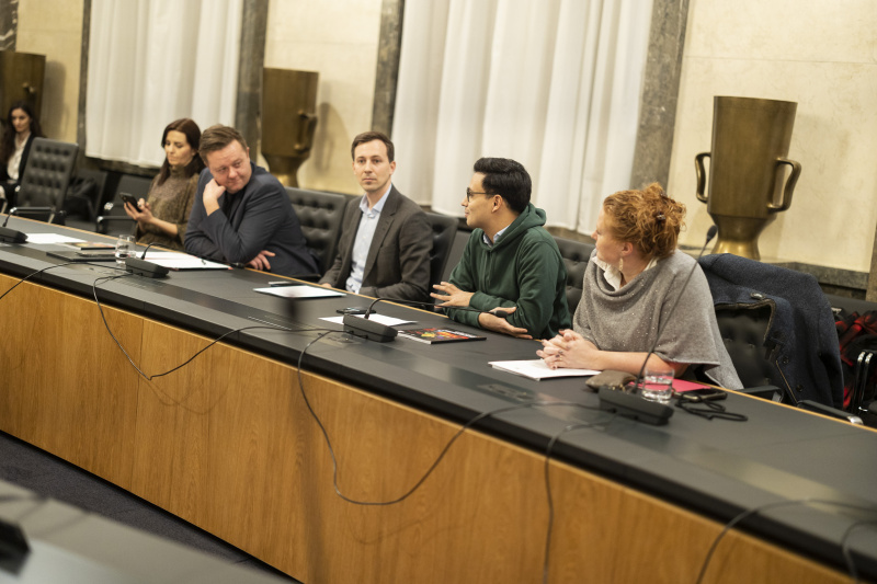 Von links: Nationalratsabgeordnete Ewa Ernst-Dziedzic (GRÜNE), Nationalratsabgeordneter Mario Lindner (SPÖ), Nationalratsabgeordneter Nico Marchetti (ÖVP), Nationalratsabgeordneter Yannick Shetty (NEOS)