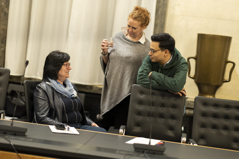 Von links: Abgeordnete Rosa Ecker (FPÖ), Nationalratsabgeordnete Fiona Fiedler (NOS), Nationalratsabgeordneter Yannick Shetty (NEOS)