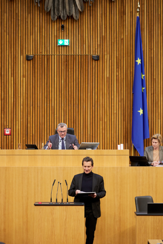 Am Redner:innenpult Nationalratsabgeordneter Christian Oxonitsch (SPÖ)