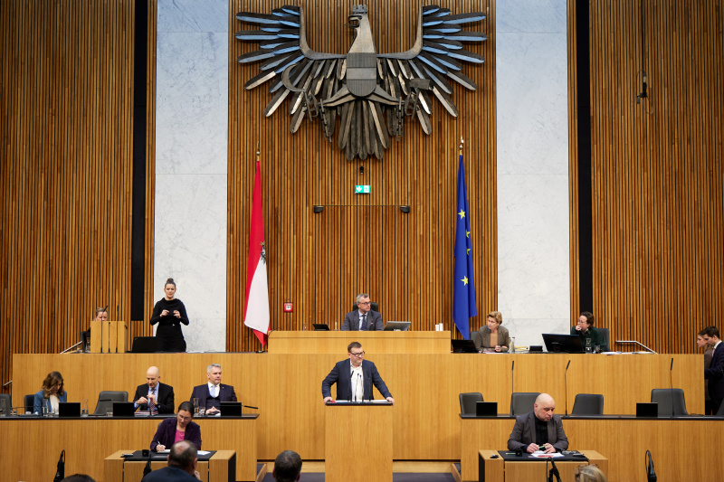 Am Redner:innenpult Nationalratsabgeordneter Markus Koza (GRÜNE)