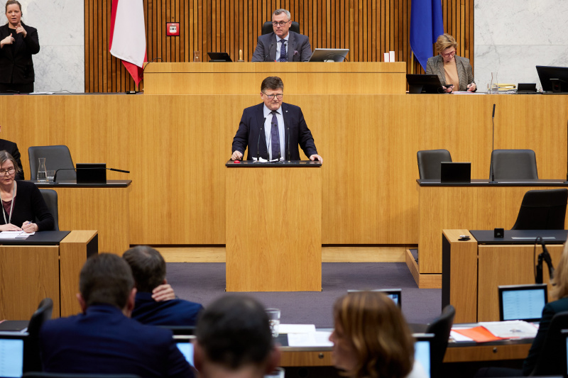 Am Redner:innenpult Nationalratsabgeordneter Rainer Wimmer (SPÖ)