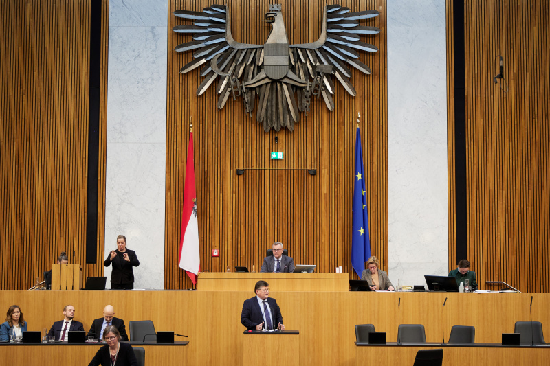 Am Redner:innenpult Nationalratsabgeordneter Rainer Wimmer (SPÖ)