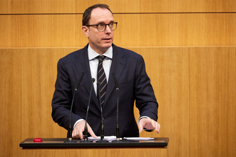 Am Redner:innenpult Nationalratsabgeordneter Andreas Ottenschläger (ÖVP)