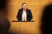 Am Redner:innenpult Nationalratsabgeordnete Nina Tomaselli (Grüne)