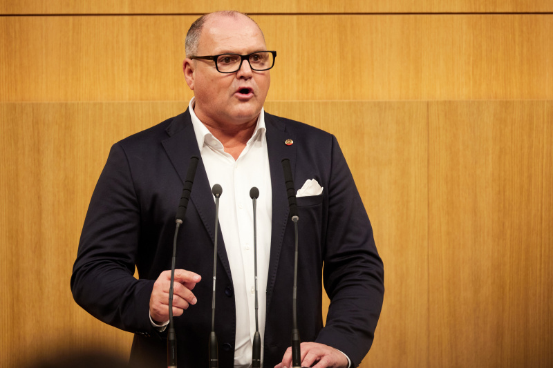 Am Redner:innenpult Nationalratsabgeordneter Alois Schroll (SPÖ)