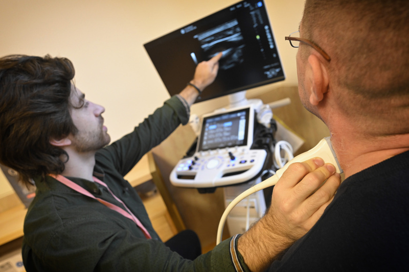 Messung der Halsschlagader