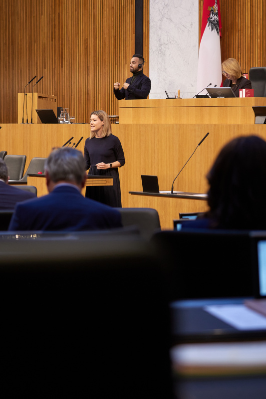 Am Rednerpult Abgeordnete zum EU-Parlament Claudia Gamon (NEOS)