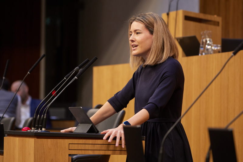 Am Rednerpult Abgeordnete zum EU-Parlament Claudia Gamon (NEOS)