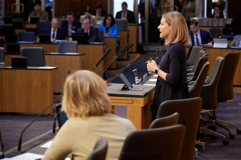 Am Rednerpult Abgeordnete zum EU-Parlament Claudia Gamon (NEOS)