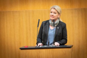Nationalratsabgeordnete Irene Neumann-Hartberger (ÖVP) am Rednerpult